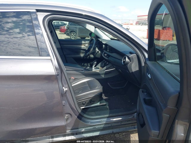 Продаж на аукціоні авто 2018 Alfa Romeo Stelvio Ti Awd, vin: ZASFAKBN8J7B62146, номер лоту: 44750533