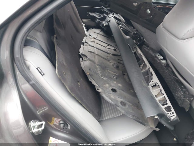 4T1B21HK4JU503132 Toyota Camry Hybrid Se