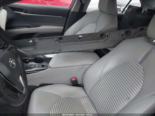 4T1B21HK4JU503132 Toyota Camry Hybrid Se