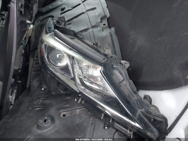 4T1B21HK4JU503132 Toyota Camry Hybrid Se