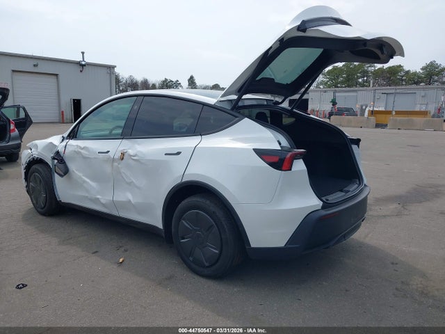 2026 TESLA MODEL Y 7SAYGDEEXTA639292 Photo 2