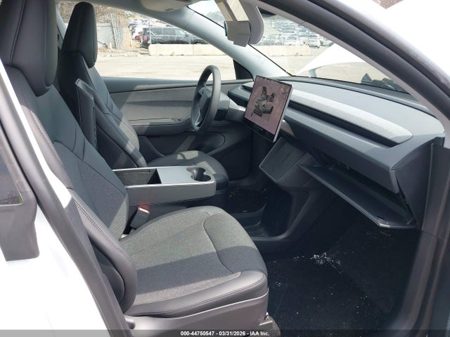 2026 TESLA MODEL Y 7SAYGDEEXTA639292 Photo 4