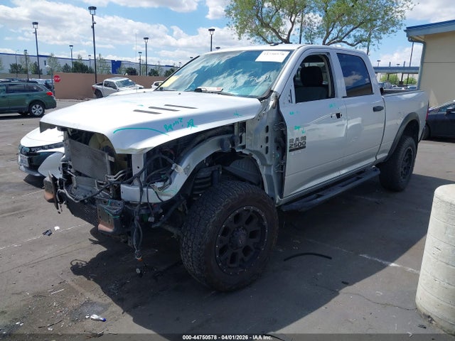 3C6UR5CL5JG109729 RAM 2500 Tradesman 4x4 6&#039;4 Box
