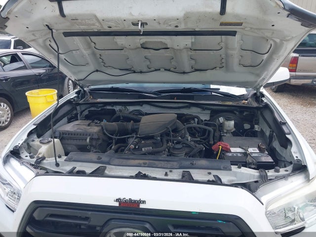 5TFAX5GN9JX125148 Toyota Tacoma Sr