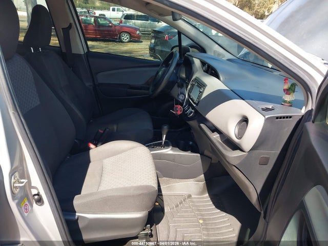 VNKKTUD3XFA043086 Toyota YARIS L
