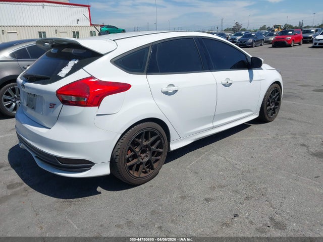 1FADP3L90JL213531 Ford FOCUS ST