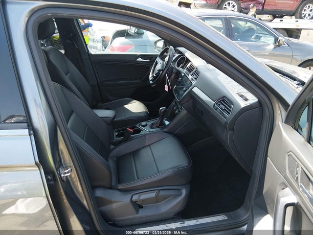 44750723 :رقم المزاد ، 3VV2B7AX0MM055026 vin ، 2021 Volkswagen Tiguan 2.0t Se/2.0t Se R-line Black/2.0t Sel مزاد بيع