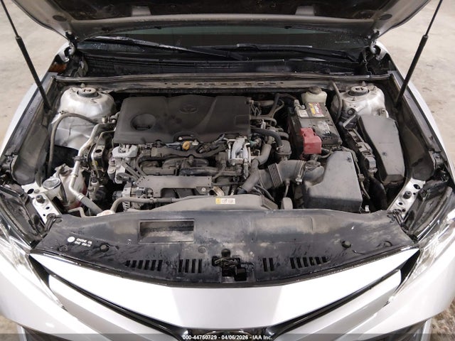 Продаж на аукціоні авто 2018 Toyota Camry Le, vin: 4T1B11HK1JU609475, номер лоту: 44750729
