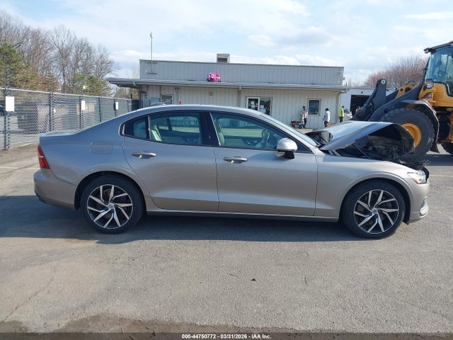 Auction sale of the 2019 Volvo S60 T6 Momentum, vin: 7JRA22TK6KG003780, lot number: 44750772