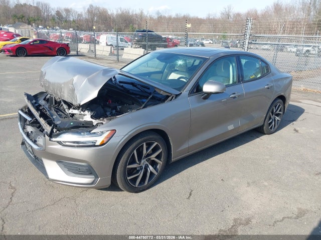 Auction sale of the 2019 Volvo S60 T6 Momentum, vin: 7JRA22TK6KG003780, lot number: 44750772