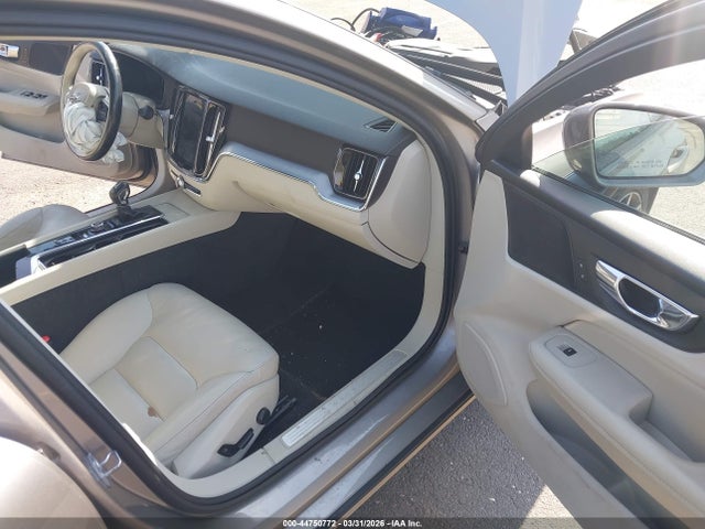 Auction sale of the 2019 Volvo S60 T6 Momentum, vin: 7JRA22TK6KG003780, lot number: 44750772