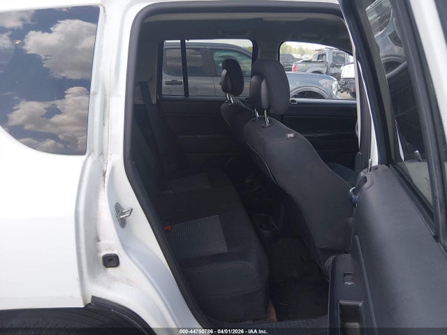 2015 Jeep Compass Sport მანქანა იყიდება აუქციონზე, vin: 1C4NJCBA0FD219066, აუქციონის ნომერი: 44750786