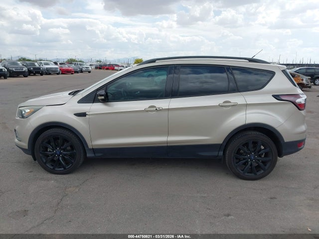 1FMCU0J97HUE74851 Ford Escape Titanium