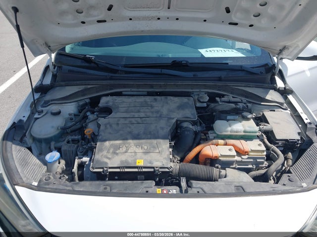 KMHC65LC2JU100914 Hyundai Ioniq Hybrid Blue