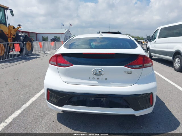 KMHC65LC2JU100914 Hyundai Ioniq Hybrid Blue