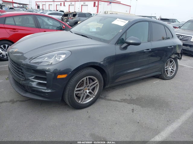 Porsche Macan 2020 WP1AA2A53LLB14289 Image 2