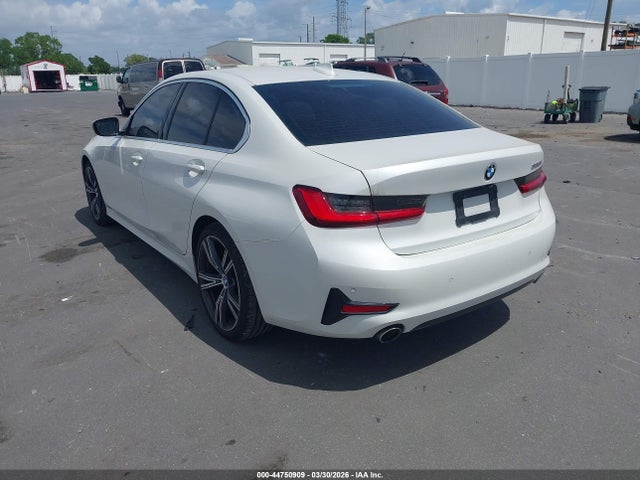 2021 BMW 330I 3MW5R1J0XM8B70701 Photo 2