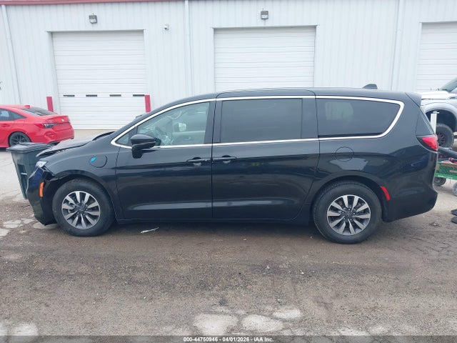 2022 Chrysler Pacifica Hybrid Touring L მანქანა იყიდება აუქციონზე, vin: 2C4RC1L79NR120180, აუქციონის ნომერი: 44750946