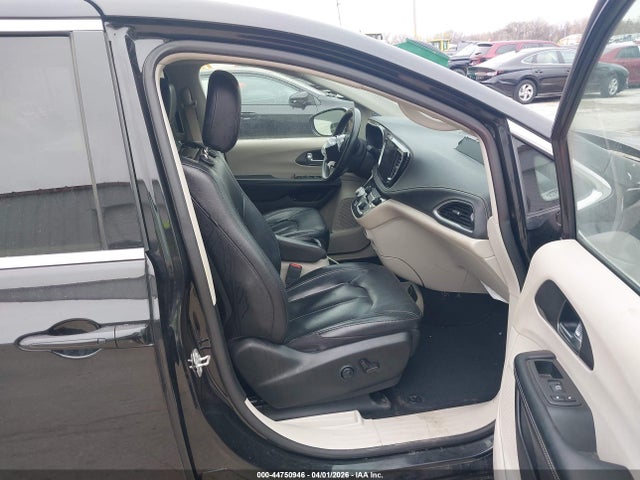 2022 Chrysler Pacifica Hybrid Touring L მანქანა იყიდება აუქციონზე, vin: 2C4RC1L79NR120180, აუქციონის ნომერი: 44750946