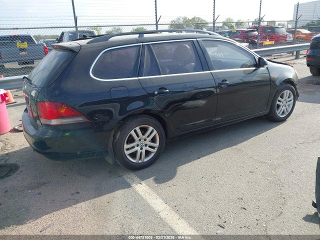 44751005 :رقم المزاد ، 3VWPL7AJ4BM711008 vin ، 2011 Volkswagen Jetta Sportwagen 2.0l Tdi مزاد بيع