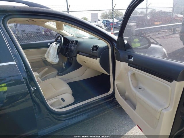 44751005 :رقم المزاد ، 3VWPL7AJ4BM711008 vin ، 2011 Volkswagen Jetta Sportwagen 2.0l Tdi مزاد بيع