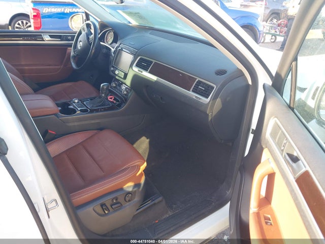Продаж на аукціоні авто 2016 Volkswagen Touareg Vr6 Lux, vin: WVGEF9BP7GD010705, номер лоту: 44751040