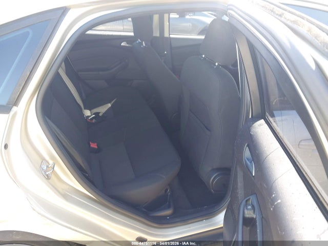 Ford FOCUS SE 2017 1FADP3FE1HL251840 Image 8