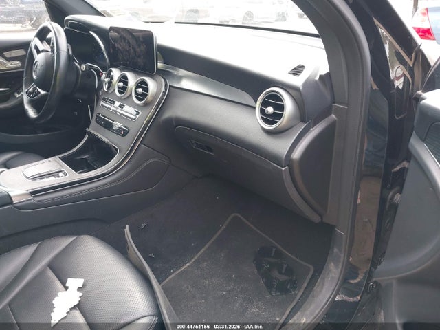 44751156 :رقم المزاد ، W1N0G8EB3LF865236 vin ، 2020 Mercedes-benz Glc 300 4matic مزاد بيع
