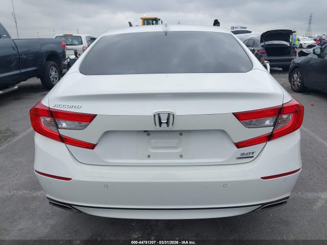 1HGCV2F93JA018005 Honda Accord Touring 2.0t