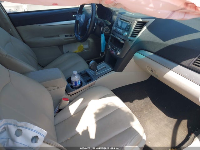 44751226 :رقم المزاد ، 4S4BRCCCXD3283299 vin ، 2013 Subaru Outback 2.5i Premium مزاد بيع