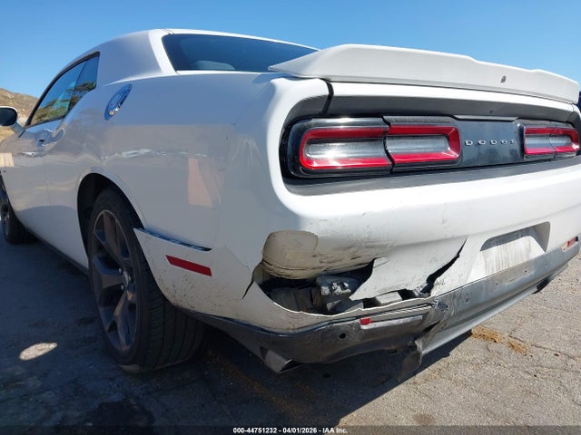 44751232 :رقم المزاد ، 2C3CDZBT7HH613872 vin ، 2017 Dodge Challenger R/t مزاد بيع