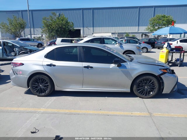 2022 Toyota Camry Se Nightshade Special Awd მანქანა იყიდება აუქციონზე, vin: 4T1G11BK6NU053992, აუქციონის ნომერი: 44751256