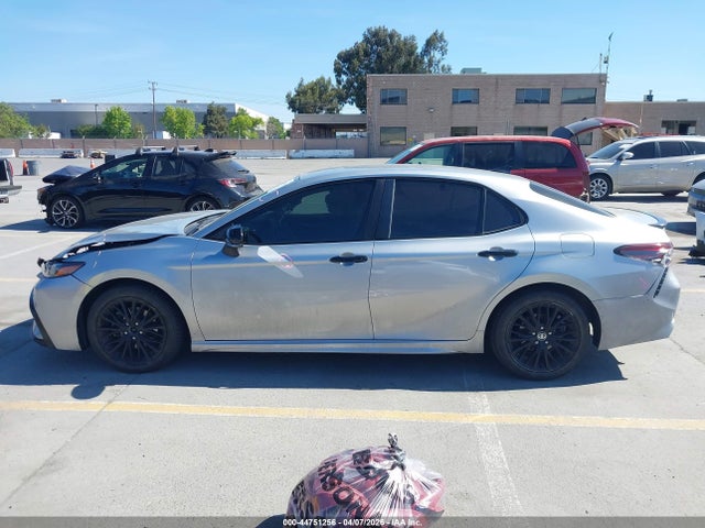 2022 Toyota Camry Se Nightshade Special Awd მანქანა იყიდება აუქციონზე, vin: 4T1G11BK6NU053992, აუქციონის ნომერი: 44751256