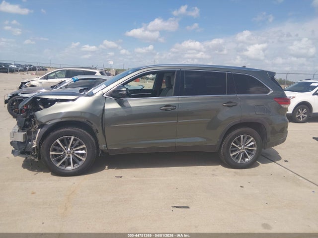 5TDKZRFHXKS351918 Toyota Highlander Xle