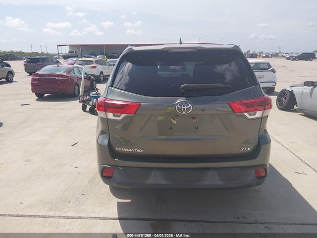 5TDKZRFHXKS351918 Toyota Highlander Xle