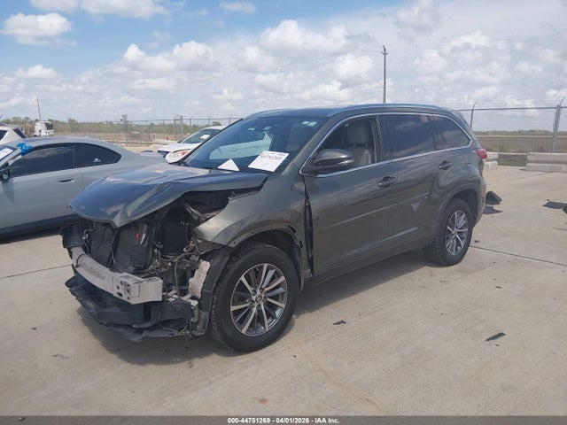 5TDKZRFHXKS351918 Toyota Highlander Xle