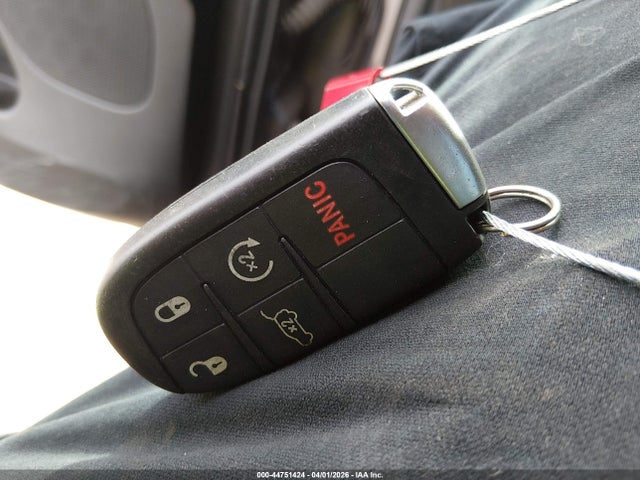 44751424 :رقم المزاد ، 1C4RJFCG4FC612533 vin ، 2015 Jeep Grand Cherokee Overland مزاد بيع