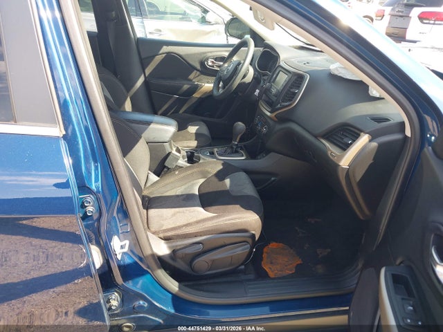 Продажа на аукционе авто 2018 Jeep Cherokee Latitude Fwd, vin: 1C4PJLCB8JD518930, номер лота: 44751429