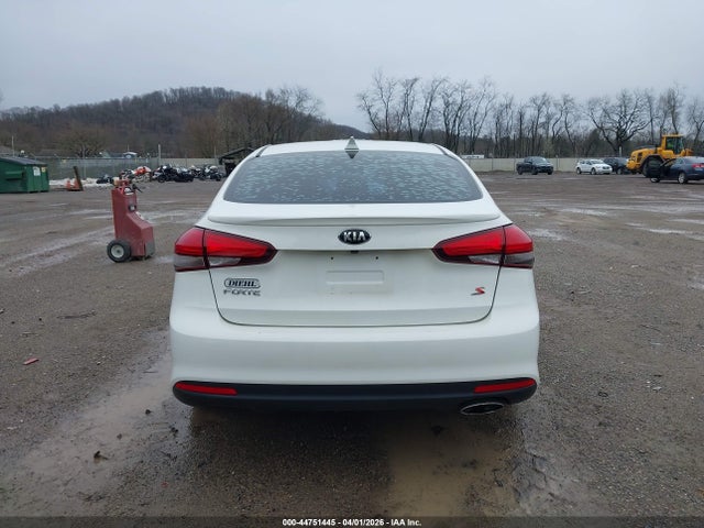 44751445 :رقم المزاد ، 3KPFL4A73JE224604 vin ، 2018 Kia Forte S مزاد بيع