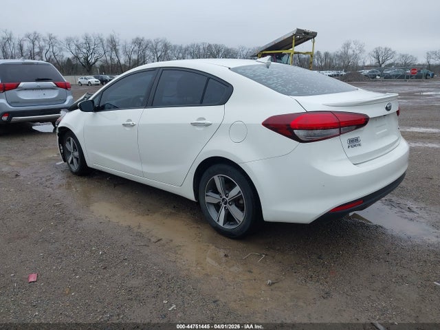 44751445 :رقم المزاد ، 3KPFL4A73JE224604 vin ، 2018 Kia Forte S مزاد بيع