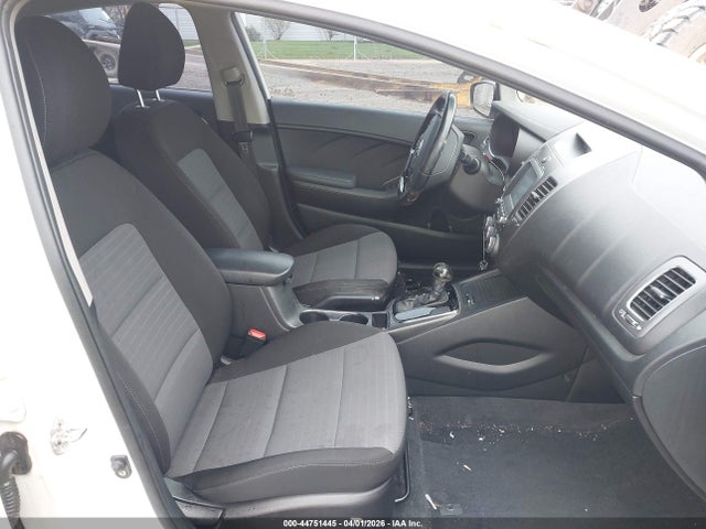 44751445 :رقم المزاد ، 3KPFL4A73JE224604 vin ، 2018 Kia Forte S مزاد بيع
