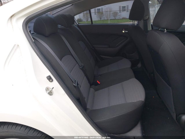 44751445 :رقم المزاد ، 3KPFL4A73JE224604 vin ، 2018 Kia Forte S مزاد بيع