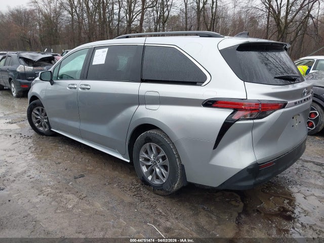 2022 TOYOTA SIENNA 5TDKRKEC8NS118640 Photo 2