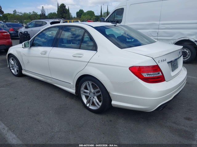 44751490 :رقم المزاد ، WDDGF4HB1DR264037 vin ، 2013 Mercedes-benz C 250 Sport مزاد بيع