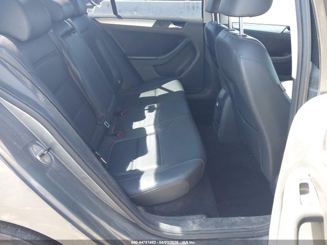 3VWD07AJ4EM229574 Volkswagen Jetta 1.8t Se