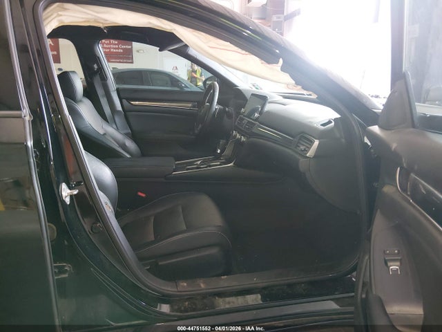 1HGCV1F30JA162584 Honda Accord Sport