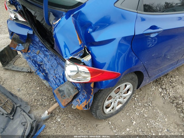 2013 Hyundai Accent Gls მანქანა იყიდება აუქციონზე, vin: KMHCT4AE2DU397971, აუქციონის ნომერი: 44751574