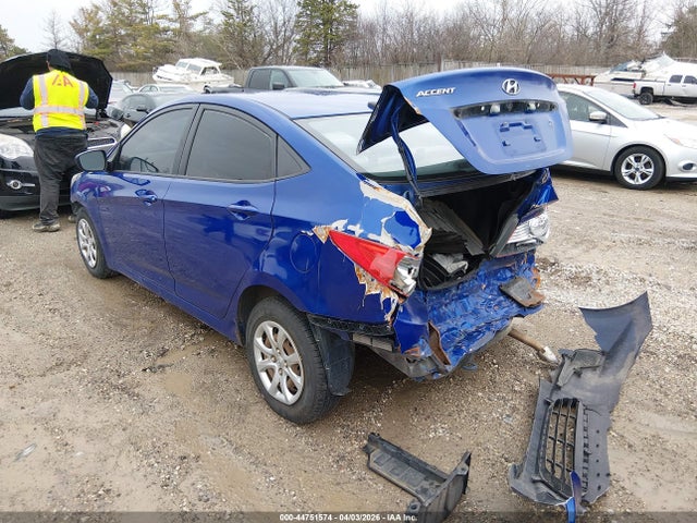 2013 Hyundai Accent Gls მანქანა იყიდება აუქციონზე, vin: KMHCT4AE2DU397971, აუქციონის ნომერი: 44751574
