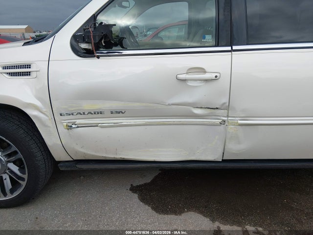 Aukcja sprzedaży 2013 Cadillac Escalade Esv Premium, vin: 1GYS4JEF2DR297347, numer aukcji: 44751636
