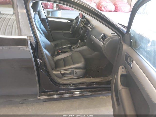 44751646 :رقم المزاد ، 3VWDX7AJ5DM436548 vin ، 2013 Volkswagen Jetta 2.5l Se مزاد بيع